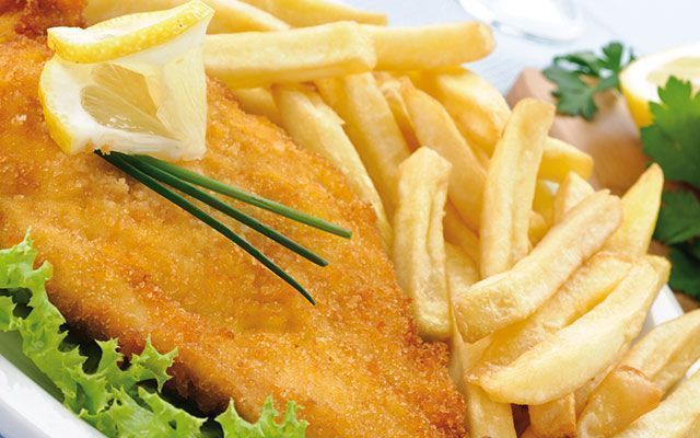 Cotoletta e patatine (pollo) Piatti caldi